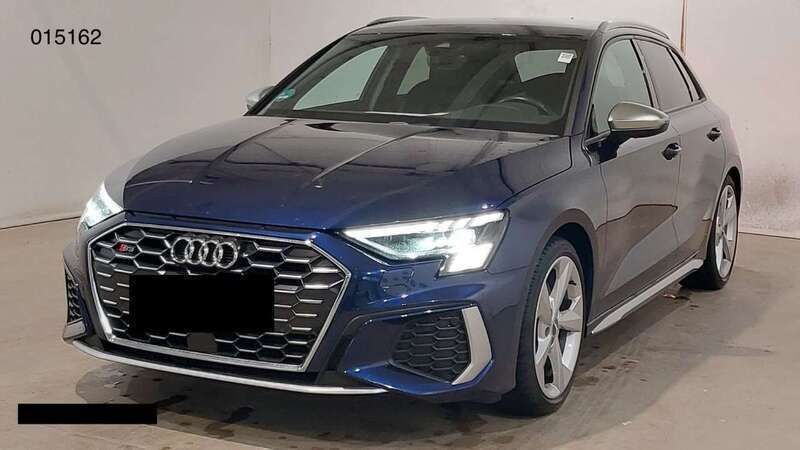 Blue metallic Gebraucht 2022 Audi S3 Sportback Sport Kombi | 33.990 € - Bild 1/4