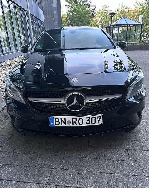 Gebraucht Mercedes CLA180 122 PS (89 kW) 2015 Schwarz Limousine
