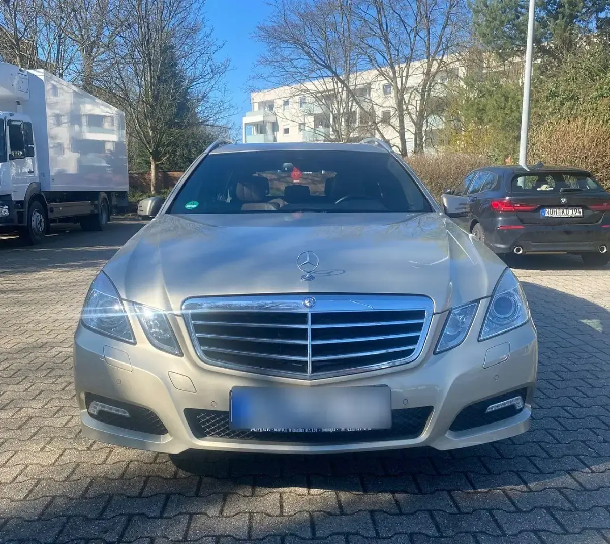 Gebraucht Mercedes E350 Avantgarde 265 PS (194 kW) 2011 Gold Limousine