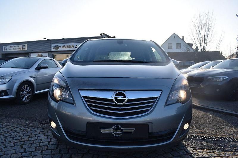 Gebraucht Opel Meriva Innovation 140 PS (102 kW) 2012 Silber Van / Kleinbus