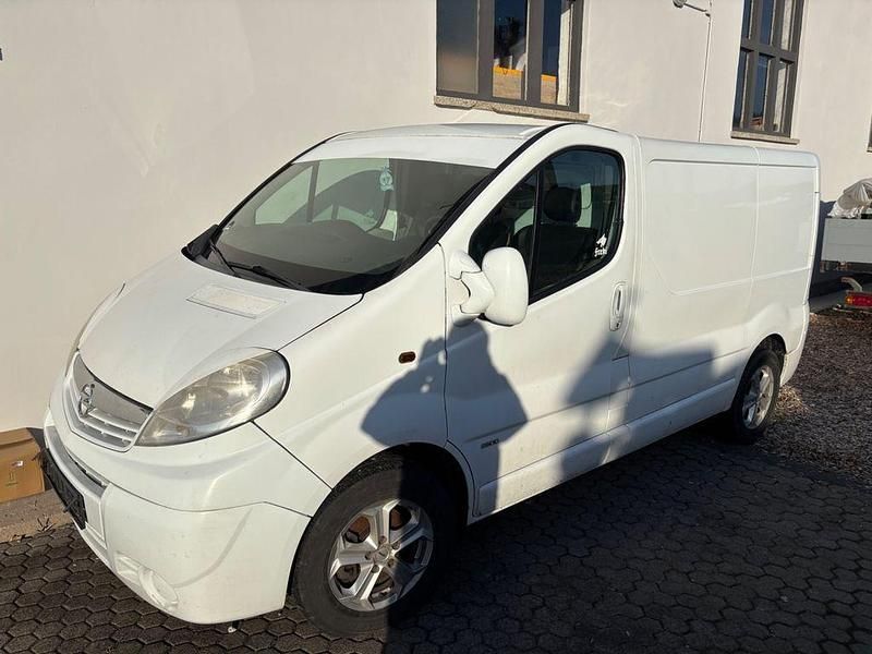 Gebraucht Opel Vivaro 114 PS (83 kW) 2011 Weiß Van / Kleinbus