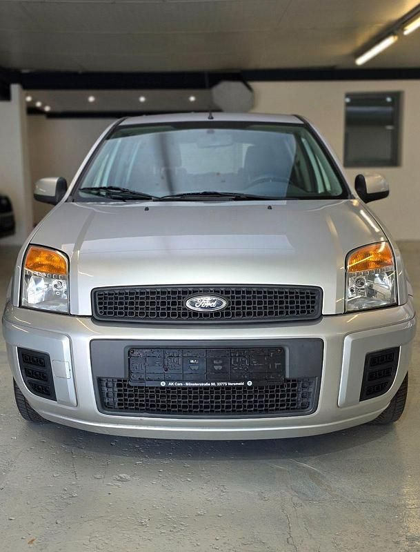 Gebraucht Ford Fusion Trend 80 PS (58 kW) 2011 Silber Kleinwagen