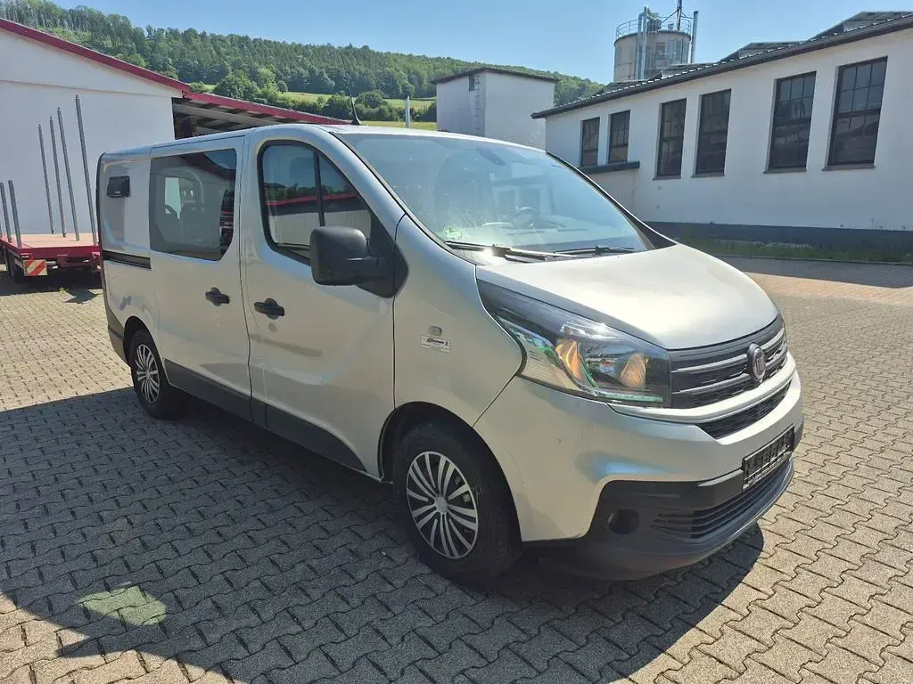 Gebraucht Fiat Talento 145 PS (106 kW) 2020 Silber Van / Kleinbus
