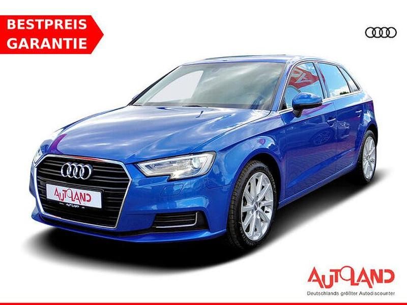 Blau Gebraucht 2018 Audi A3 Design Limousine | 18.890 € (Teuer) - Bild 1/4
