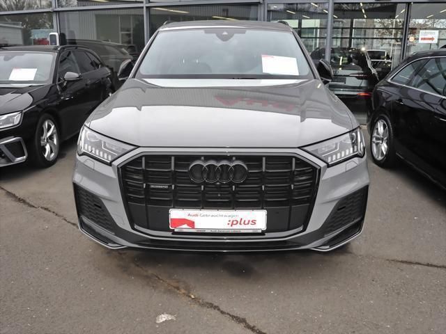Gebraucht Audi Q7 Competition 231 PS (169 kW) 2023 Nardograu SUV