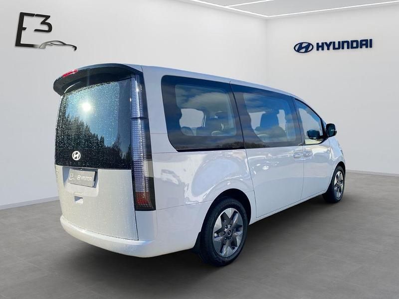 Gebraucht Hyundai Staria Trend 224 PS (164 kW) 2024 Creamy white Van / Kleinbus