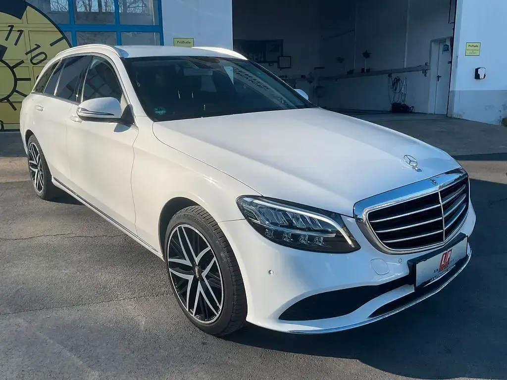Gebraucht Mercedes C200 Exclusive 184 PS (135 kW) 2018 Weiß Kombi