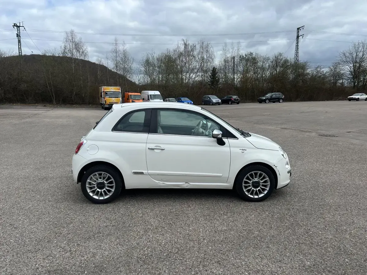 Gebraucht Fiat 500 Pop Star 69 PS (50 kW) 2014 Weiß Kleinwagen