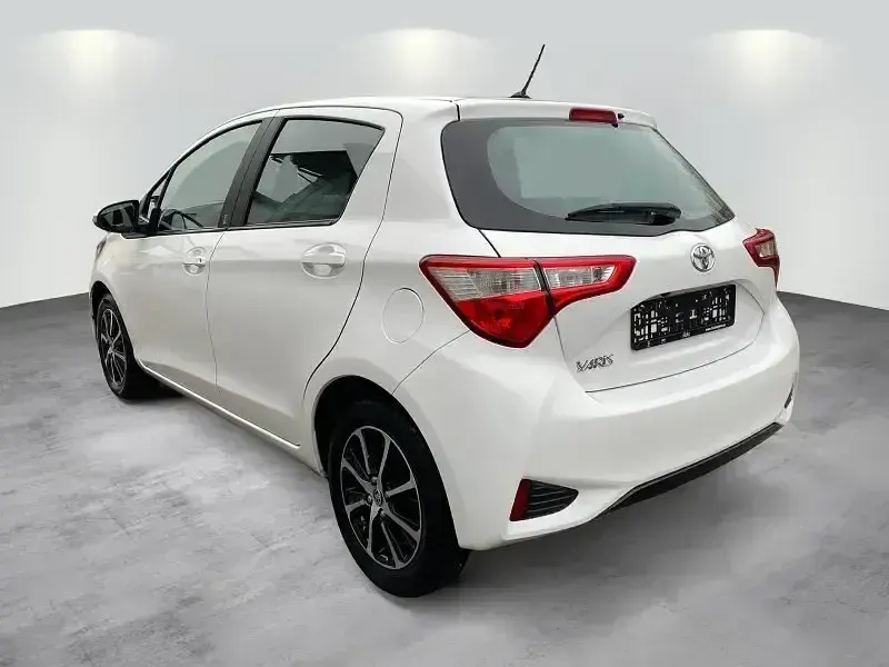 Gebraucht Toyota Yaris Team 112 PS (82 kW) 2018 Super white 2 Kleinwagen