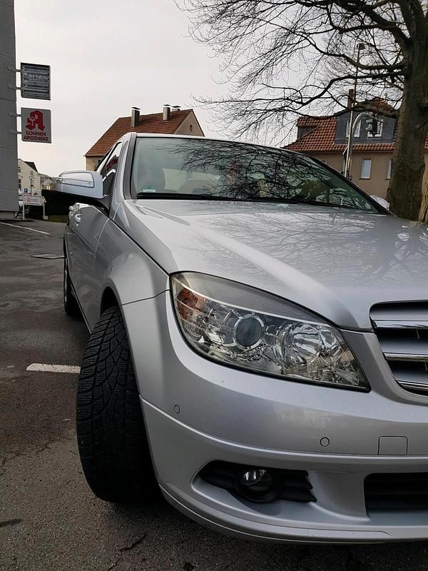 Grau Gebraucht 2008 Mercedes C200 Limousine | 3.000 € (Superpreis) - Bild 1/4