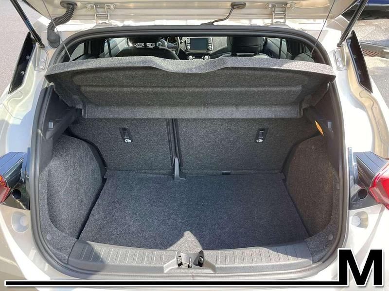 Gebraucht Nissan Micra 92 PS (67 kW) 2021 Silber Kleinwagen