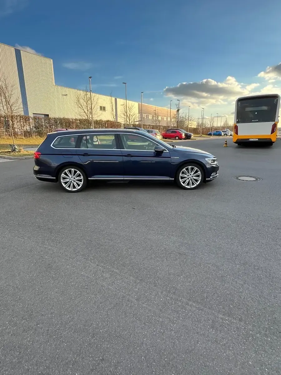 Gebraucht VW Passat 236 PS (173 kW) 2015 Blau Kombi
