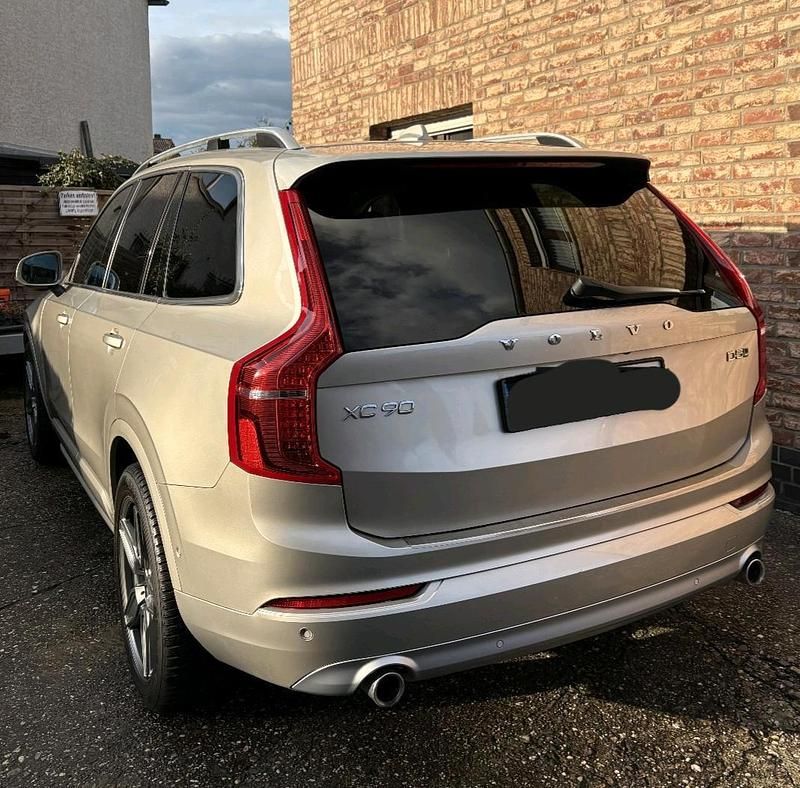 Beige Gebraucht 2018 Volvo XC90 Momentum SUV | 30.999 € (Superpreis) - Bild 1/4