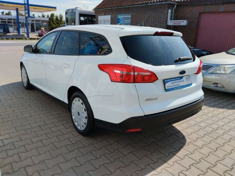 Gebraucht Ford Focus Trend 105 PS (77 kW) 2018 Weiß Kombi