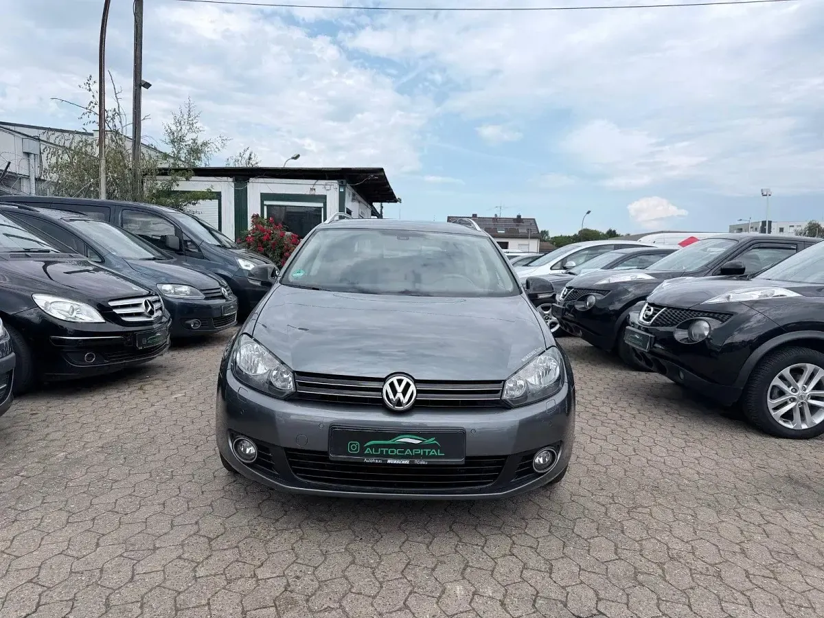 Gebraucht VW Golf VII Match 122 PS (89 kW) 2013 Grau Kombi