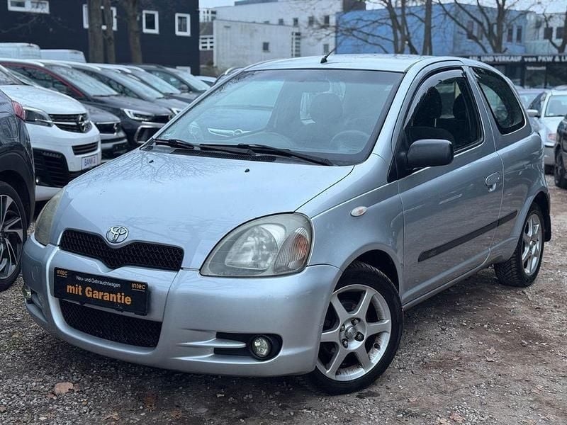 Gebraucht Toyota Yaris 86 PS (63 kW) 2001 Silber Limousine