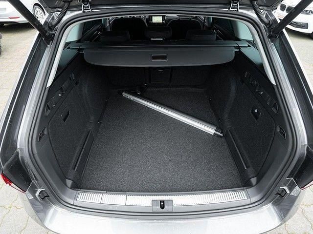 Gebraucht Skoda Superb Style 150 PS (110 kW) 2024 Grau Kombi