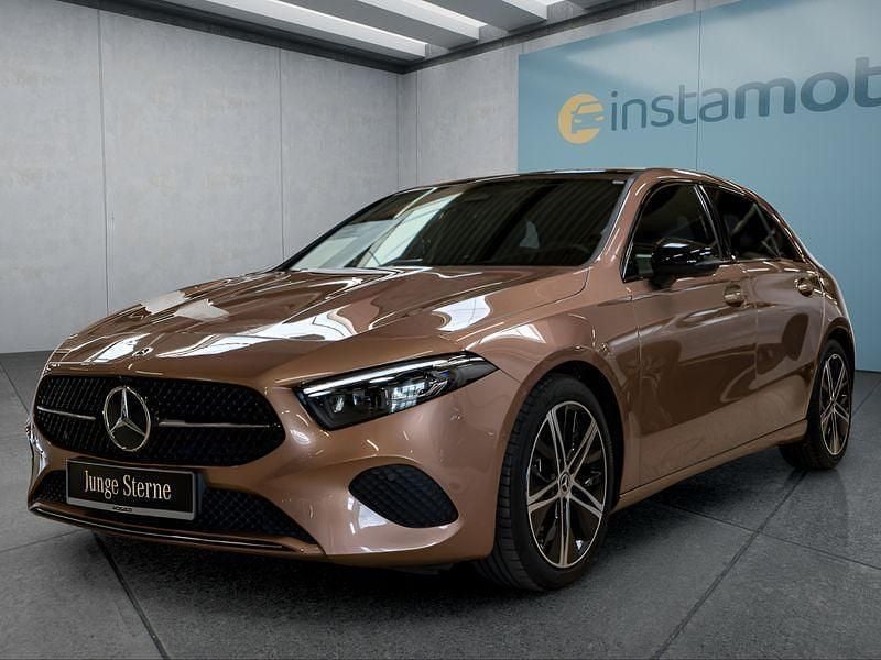 Gold Gebraucht 2024 Mercedes A250 Kleinwagen | 34.749 € (Guter Preis) - Bild 1/4