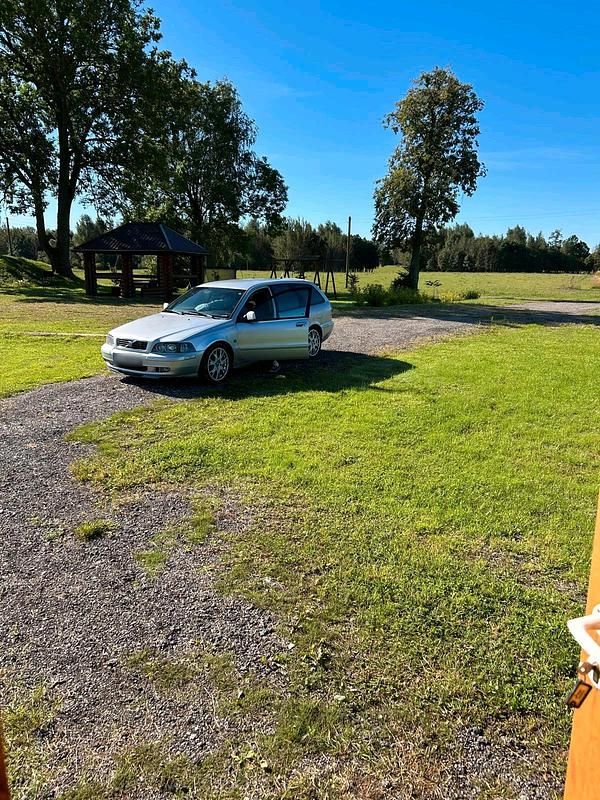 Second-hand Volvo V40 101 CP (74 kW) 2003 Argintiu Break