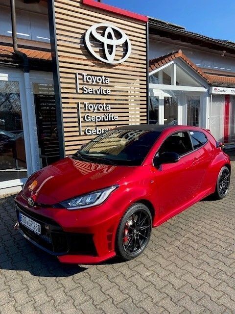 Rot Gebraucht 2024 Toyota Yaris | 48.000 € (Fairer Preis) - Bild 1/4