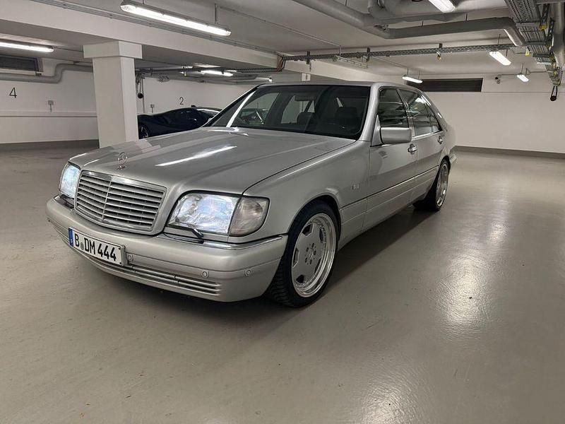 Silber Gebraucht 1997 Mercedes S320 Limousine | 20.499 € (Fairer Preis) - Bild 1/4