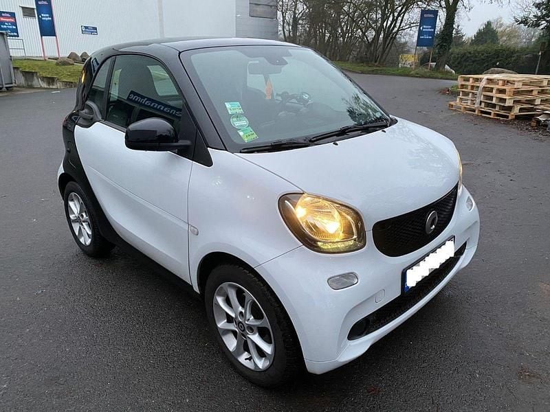Gebraucht Smart ForTwo Coupé Passion 71 PS (52 kW) 2016 Weiß Coupé