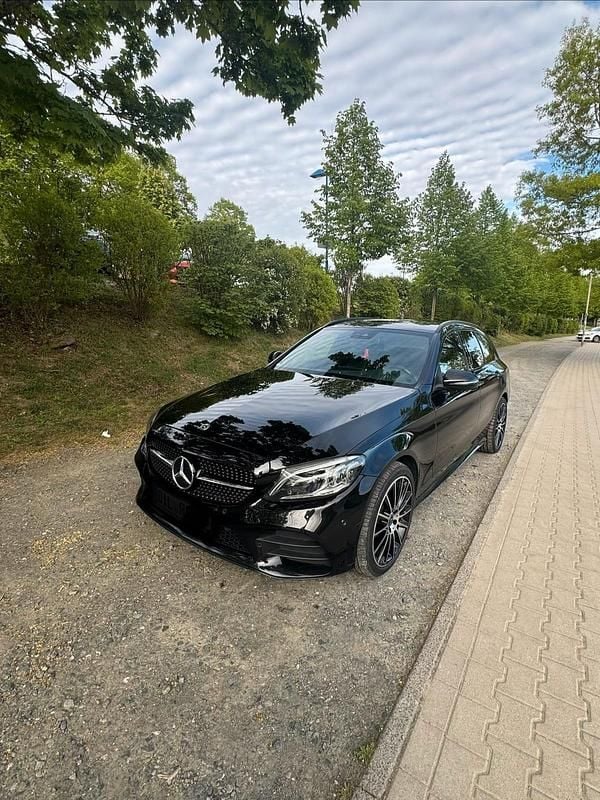 Gebraucht Mercedes C300 AMG line 258 PS (189 kW) 2019 Schwarz Kombi