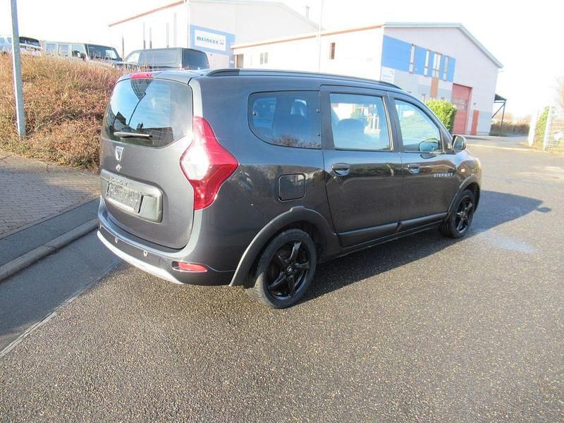 Gebraucht Dacia Lodgy Stepway 109 PS (80 kW) 2018 Grau Van / Kleinbus