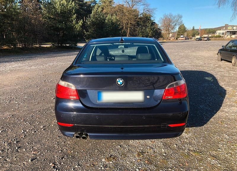 Gebraucht BMW 523 177 PS (130 kW) 2005 Blau Limousine
