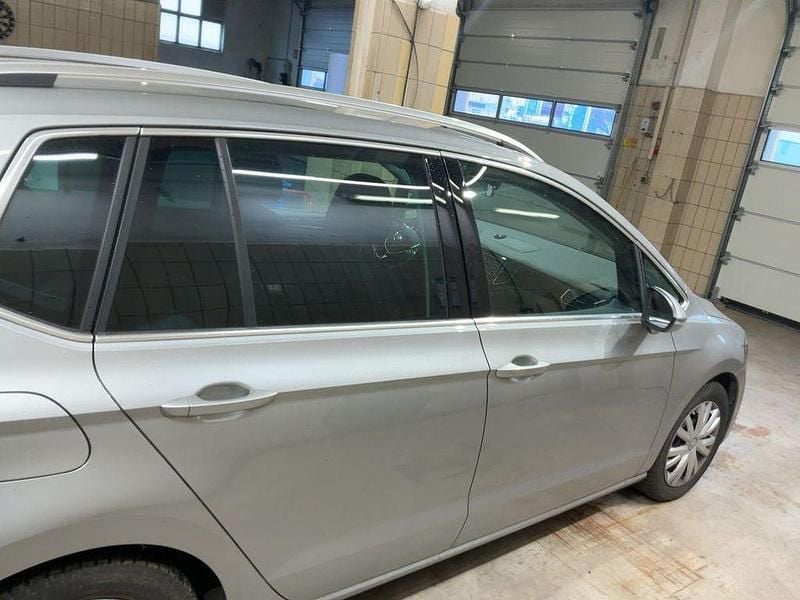 Gebraucht VW Golf Sportsvan Highline 150 PS (110 kW) 2017 Silber Van / Kleinbus