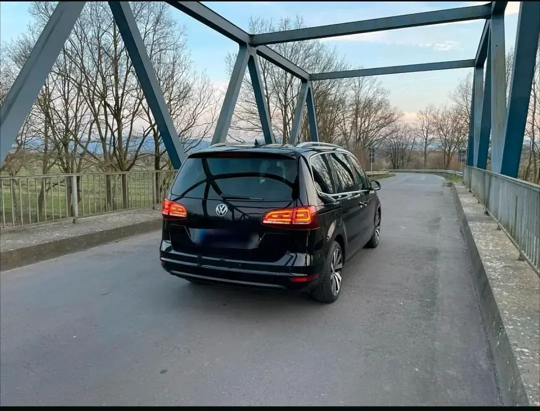Gebraucht VW Sharan 184 PS (135 kW) 2015 Schwarz Van / Kleinbus