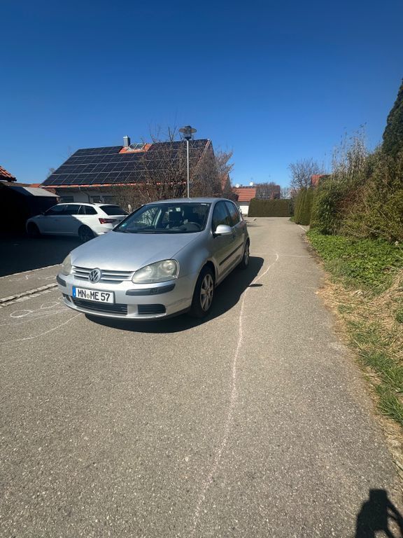 Silber Gebraucht 2004 VW Golf IV Highline Limousine | 599 € (Superpreis) - Bild 1/4