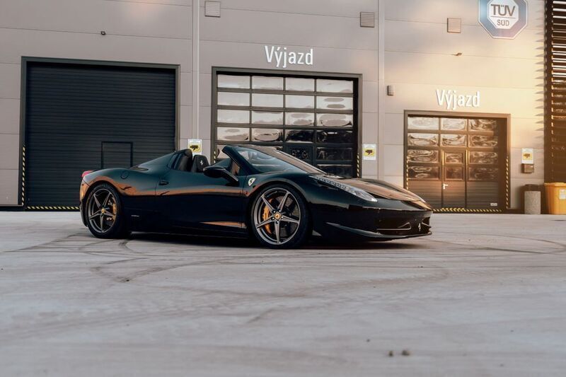 Schwarz Gebraucht 2012 Ferrari 458 Cabrio | 275.000 € - Bild 1/4