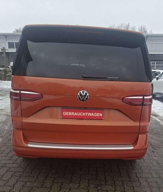 Gebraucht VW Multivan S 136 PS (100 kW) 2022 Energetic orange Van