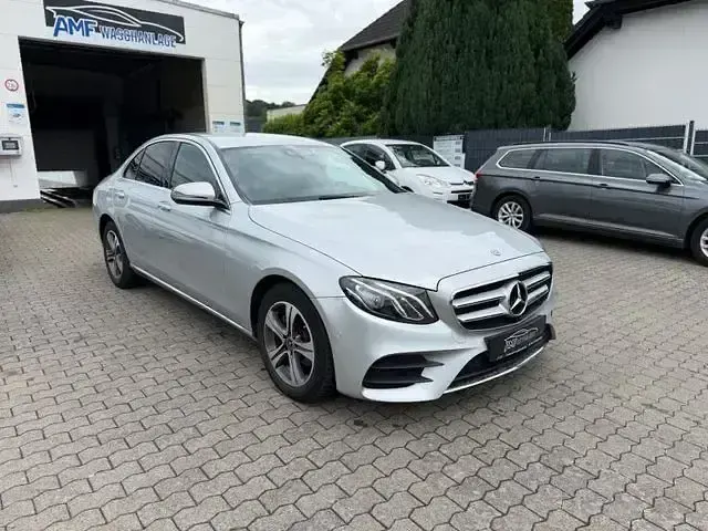 Gebraucht Mercedes E200 AMG line 184 PS (135 kW) 2018 Andere Limousine