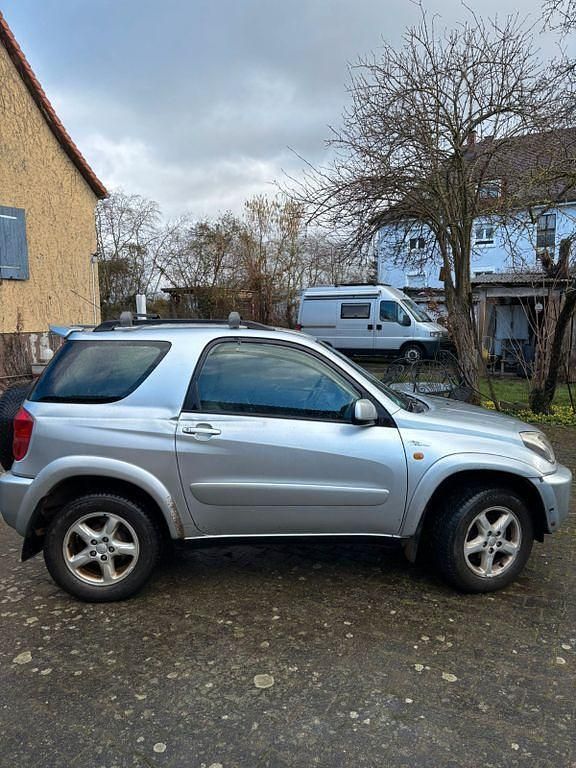 Gebraucht Toyota RAV4 150 PS (110 kW) 2000 Silber SUV
