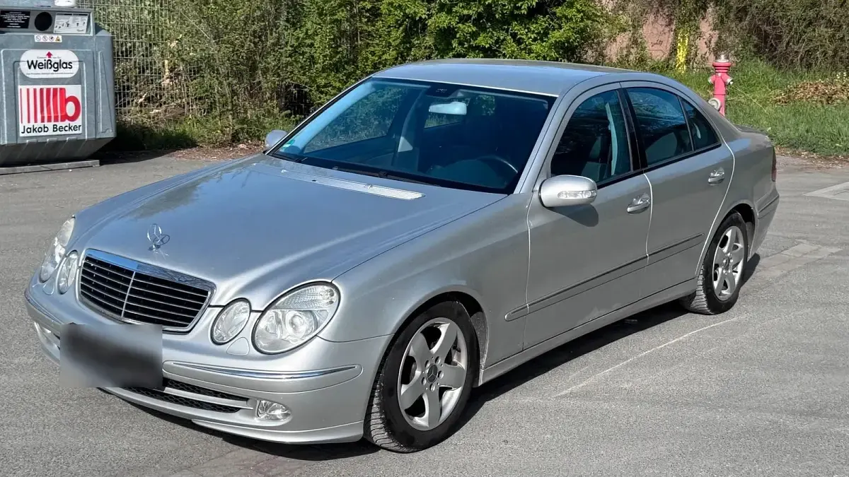 Gebraucht Mercedes E220 150 PS (110 kW) 2004 Silber Limousine