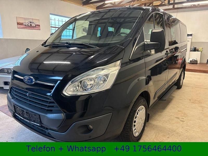Schwarz Gebraucht 2014 Ford Tourneo Van / Kleinbus | 10.290 € (Fairer Preis) - Bild 1/4