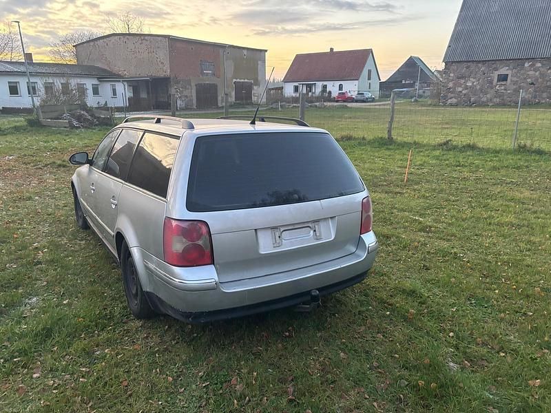 Gebraucht VW Passat 131 PS (96 kW) 2004 Silber Kombi