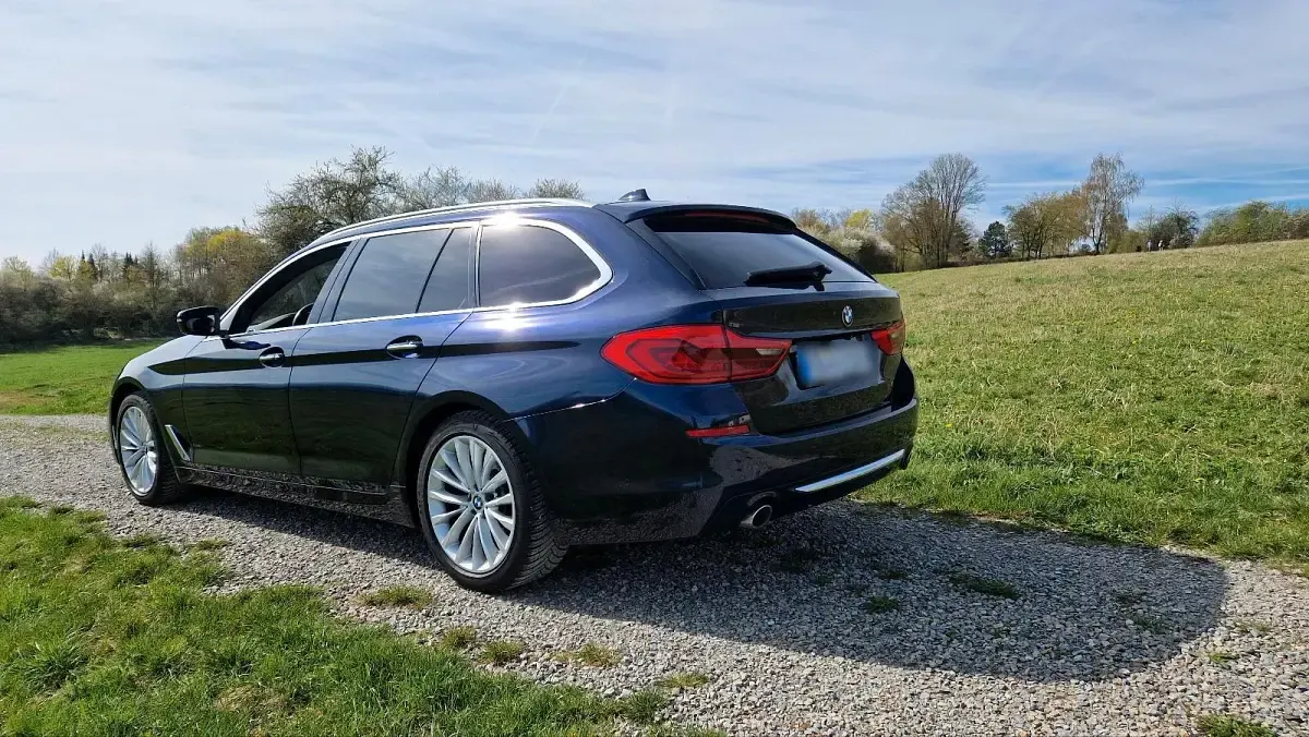 Gebraucht BMW 530 Luxury Line 265 PS (194 kW) 2017 Blau Kombi