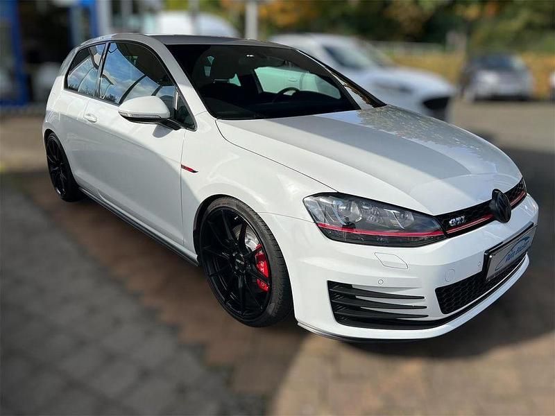 Weiß Gebraucht 2014 VW Golf VII GTI Limousine | 17.990 € (Etwas zu teuer) - Bild 1/4