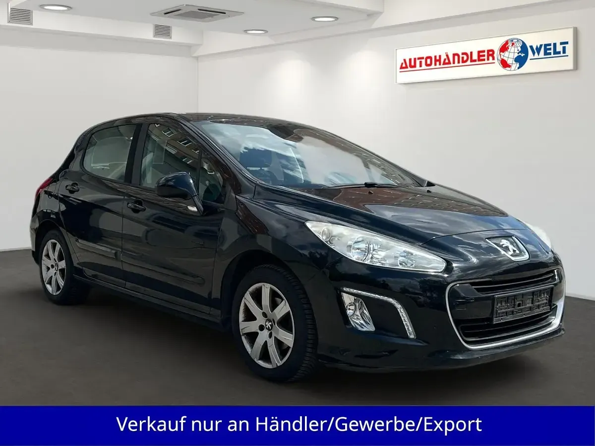 Gebraucht Peugeot 308 120 PS (88 kW) 2012 Schwarz Limousine