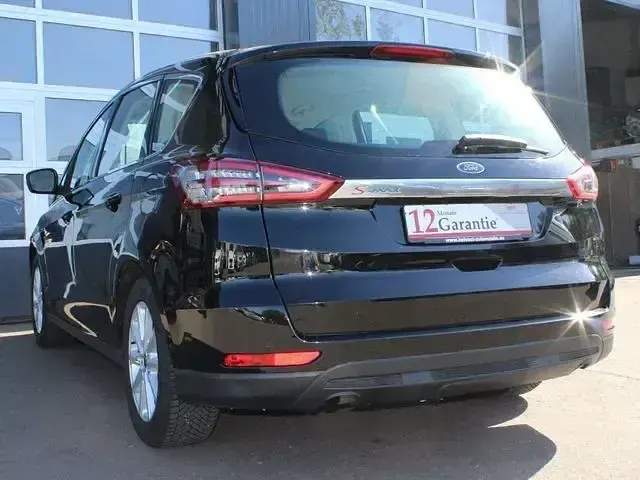 Gebraucht Ford S-MAX Titanium 150 PS (110 kW) 2017 Iridiumschwarz metallic Van / Kleinbus