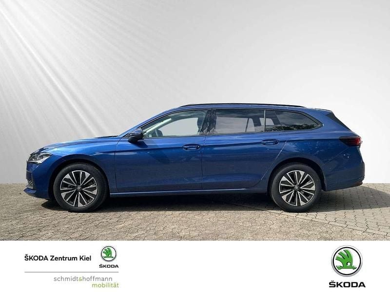 Gebraucht Skoda Superb Selection 150 PS (110 kW) 2025 Blau Kombi