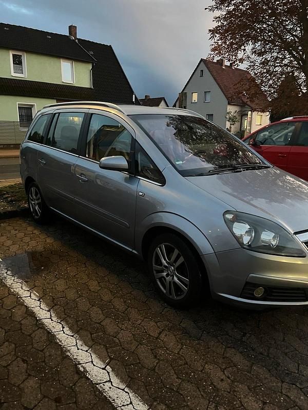 Silber Gebraucht 2006 Opel Zafira Limousine | 2.700 € (Fairer Preis) - Bild 1/4
