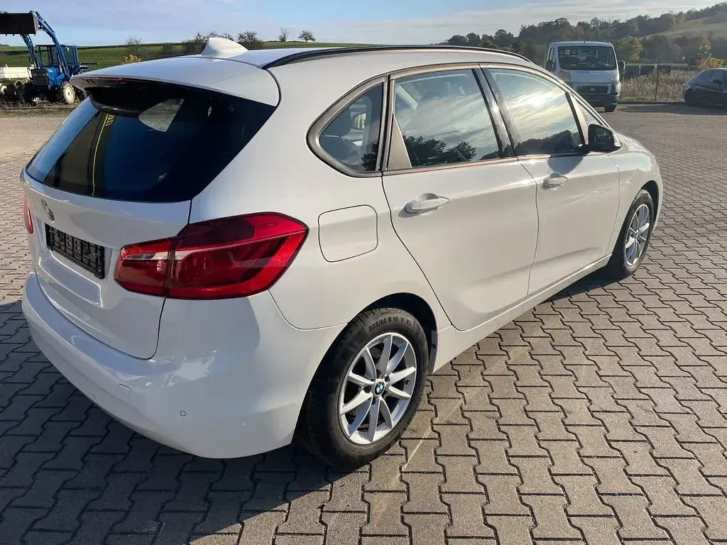Gebraucht BMW 216 Active Tourer Advantage 102 PS (75 kW) 2018 Weiß Van / Kleinbus