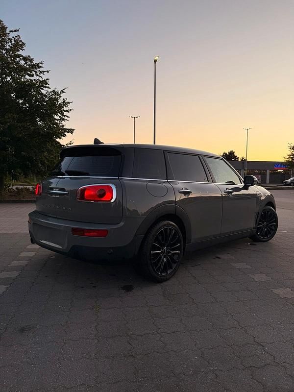 Grau Gebraucht 2017 Mini Cooper Clubman Kombi | 14.500 € - Bild 1/4