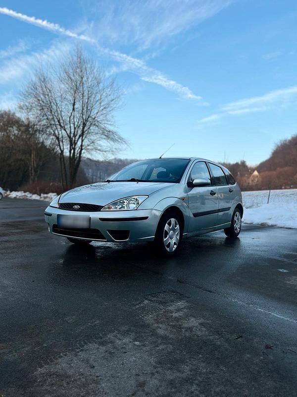 Gebraucht Ford Focus 90 PS (66 kW) 2004 Blau Kleinwagen
