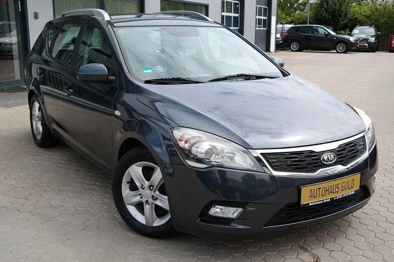 Gebraucht Kia Ceed Sportswagon 90 PS (66 kW) 2011 Grau Kombi