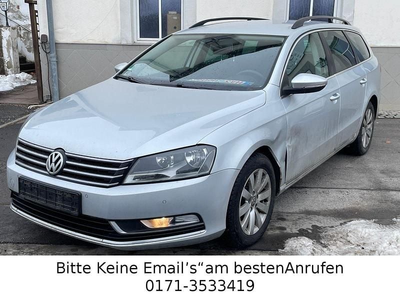 Silber Gebraucht 2011 VW Passat Comfortline Kombi | 3.980 € (Superpreis) - Bild 1/4